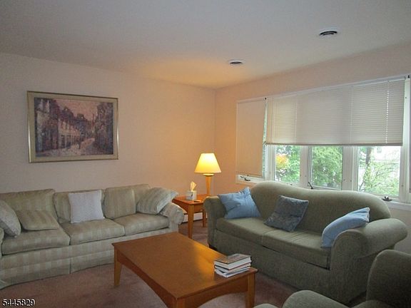 3rd image of 117 John St
