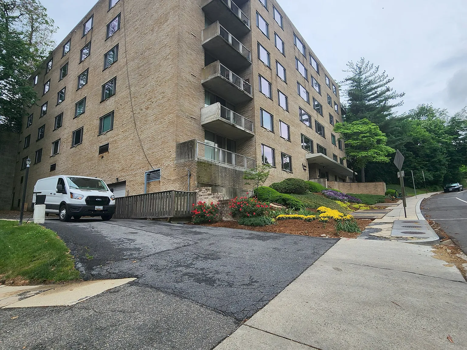Studio, 590 sqft, $2,200 — Photo 4