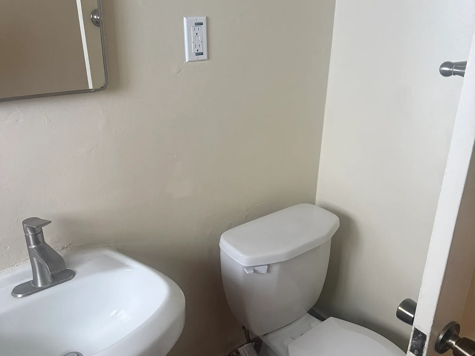 1 bed, 800 sqft, $2,350 — Photo 2