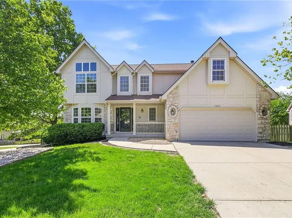 1925 Meadowlane, Kearney, MO 64060