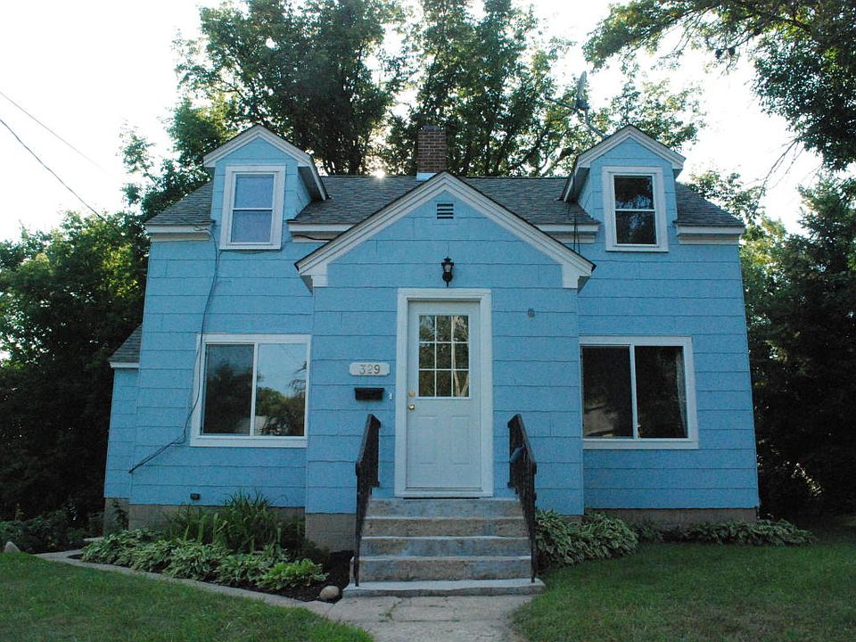 1st image of 329 2nd St NE