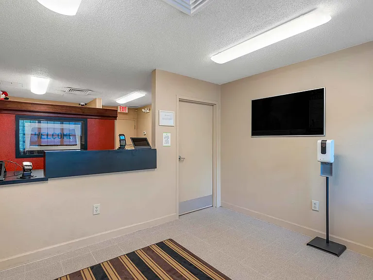 Lobby and Guest Check-in