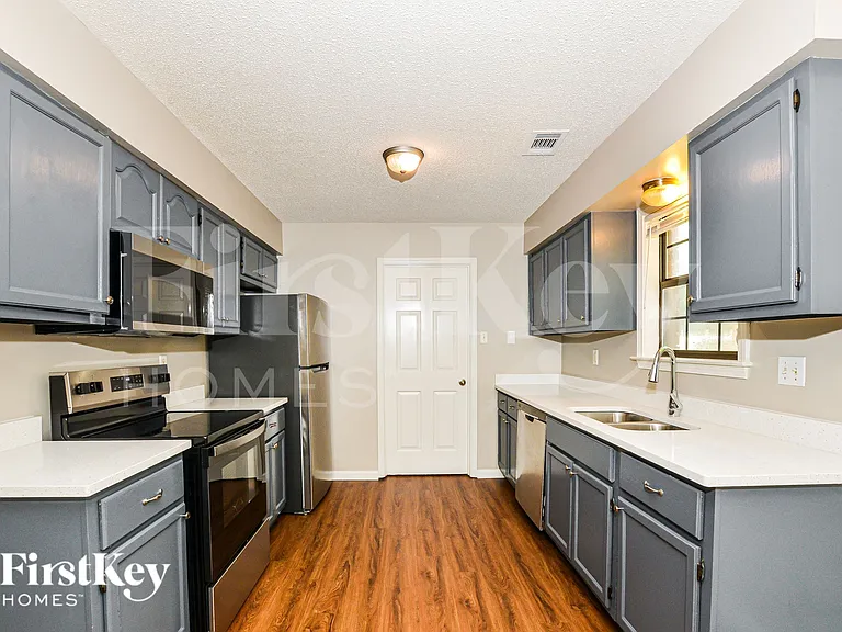 4538 Kings Grant Dr — Photo 7