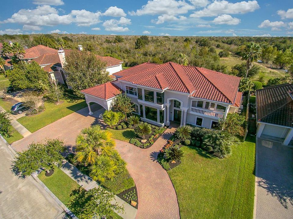 1st image of 18819 Windsor Lakes Dr