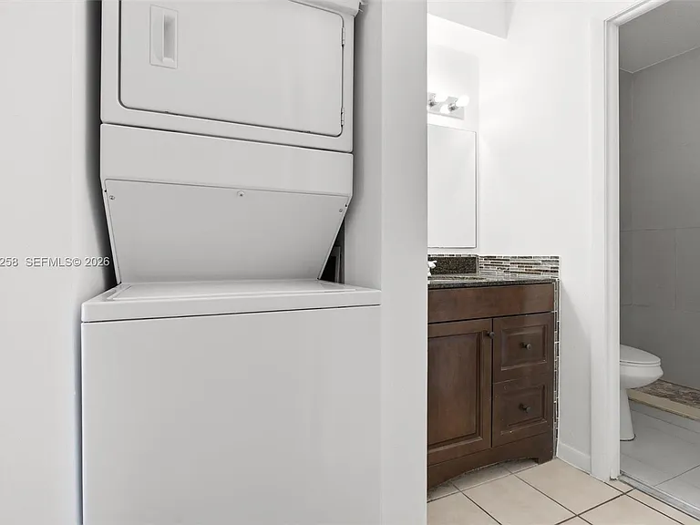 810 SW 129th Pl #209 — Photo 18