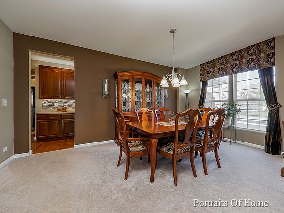 3rd image of 4004 Stratford Ln
