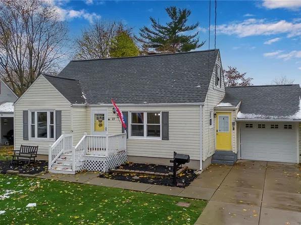 27 S Irwinwood Rd, Lancaster, NY 14086