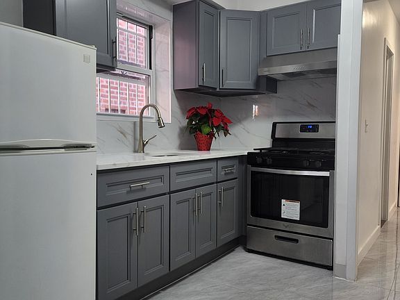 2nd image of 6121 159th St Floor 1