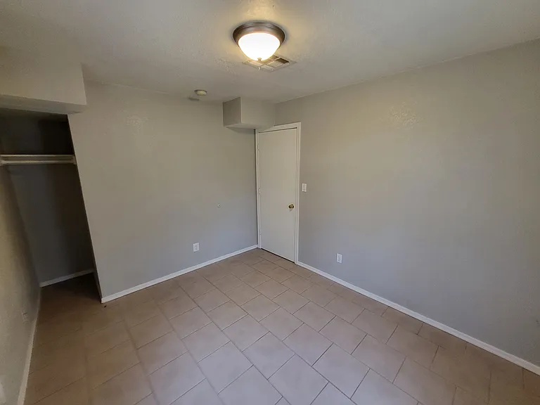 1524 W Monroe St #B — Photo 7