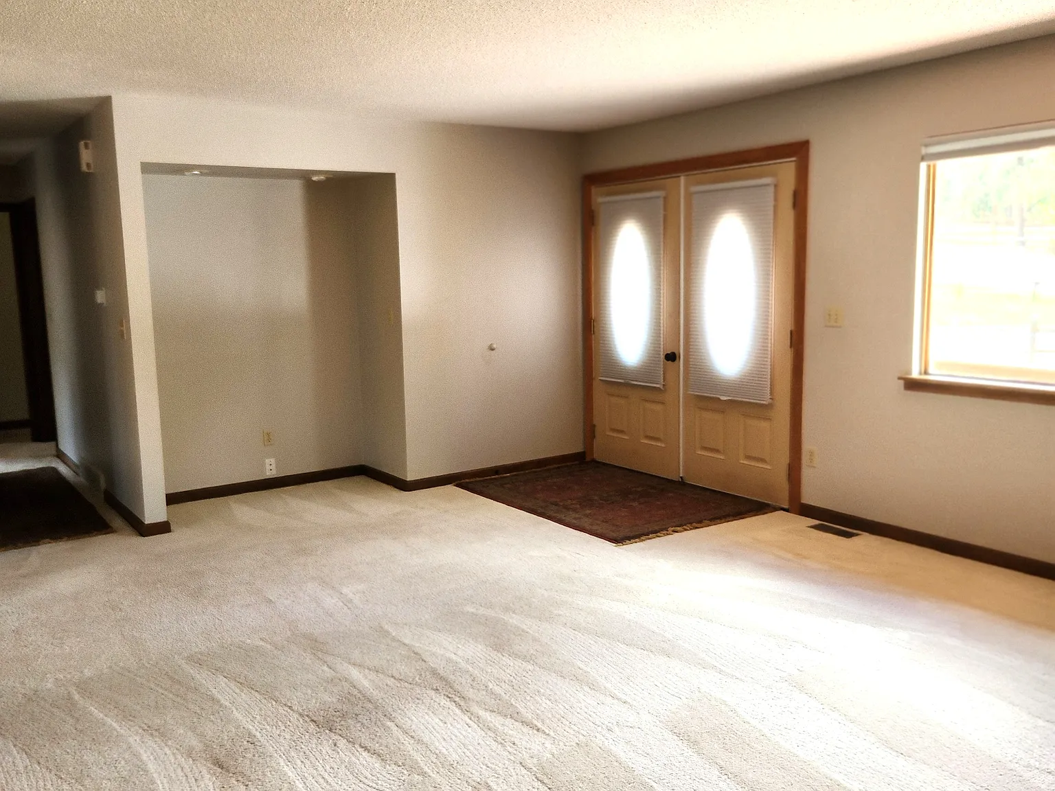 3 bed, 1600 sqft, $2,200 — Photo 3