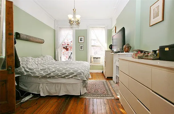 Rented by R New York | media 24