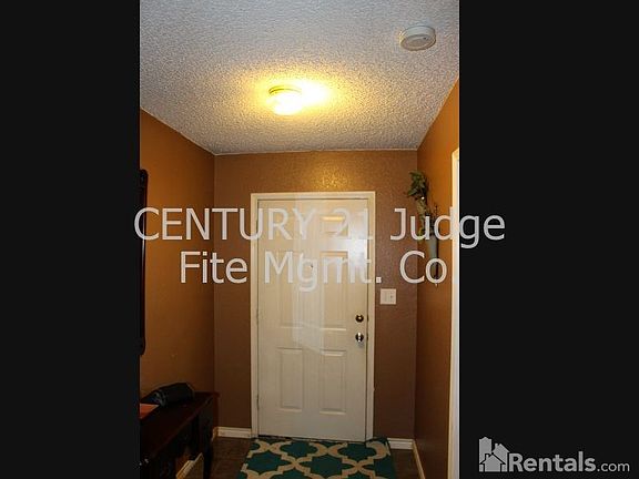 2nd image of 1430 Eastview Dr