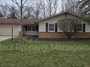 3821 Aboite Lake Dr, Fort Wayne, IN 46804