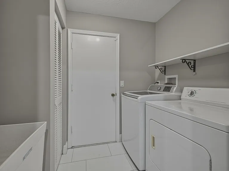1127 Sea Pines Way — Photo 27