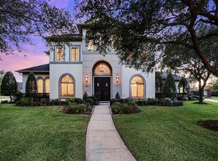 2102 N Century Cir, Friendswood, TX 77546