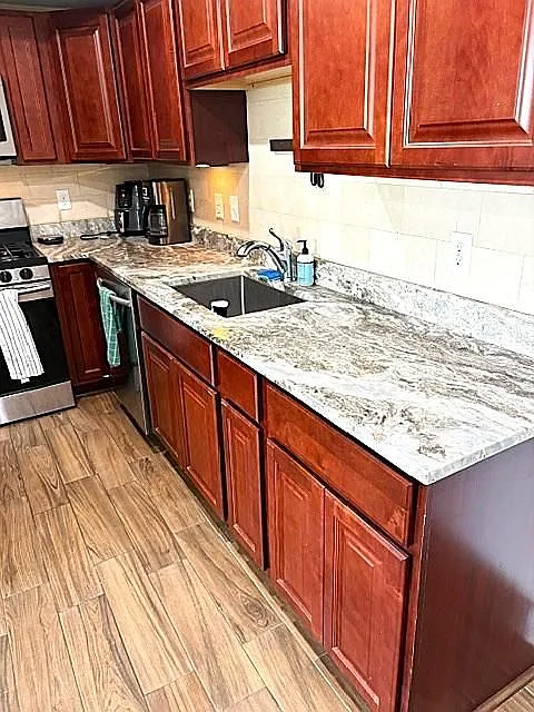 2 bed, 1.0 bath, 700 sqft, $2,300 — Photo 4