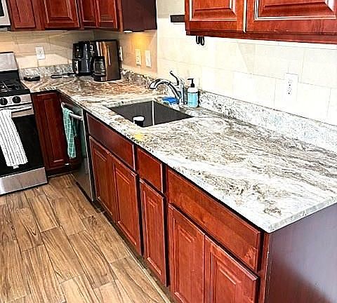4th image of 298 Wickenden St #5