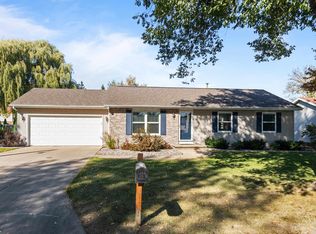 28 Rainbow Ct, Appleton, WI 54915