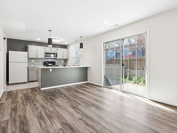 5th image of 285 Ferdinand Cir
