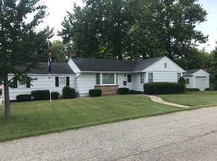 1112 Douglas Ter, Dixon, IL 61021
