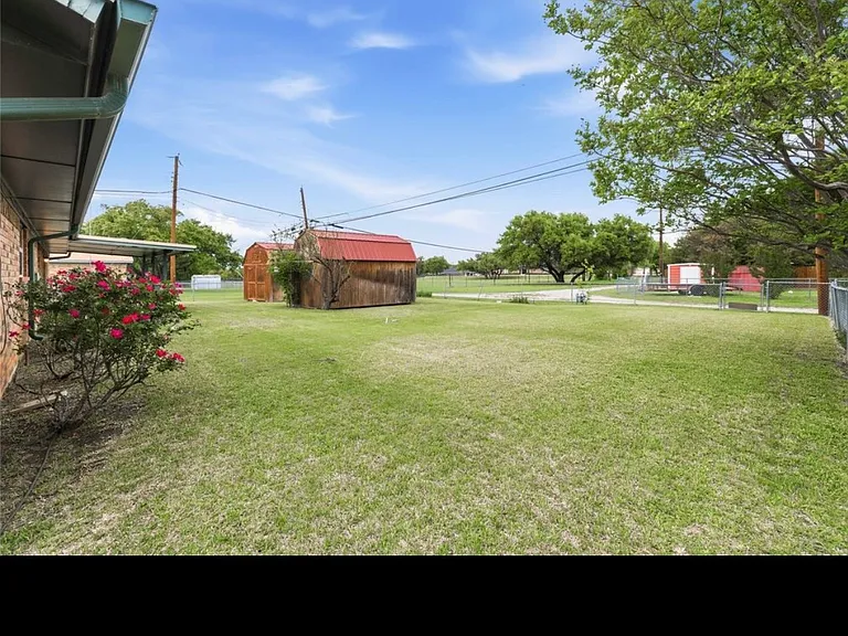 4502 Delwood Dr — Photo 14