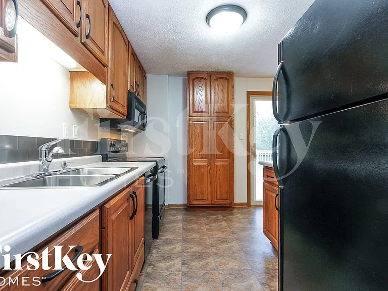 6702 Revere Ln — Photo 5