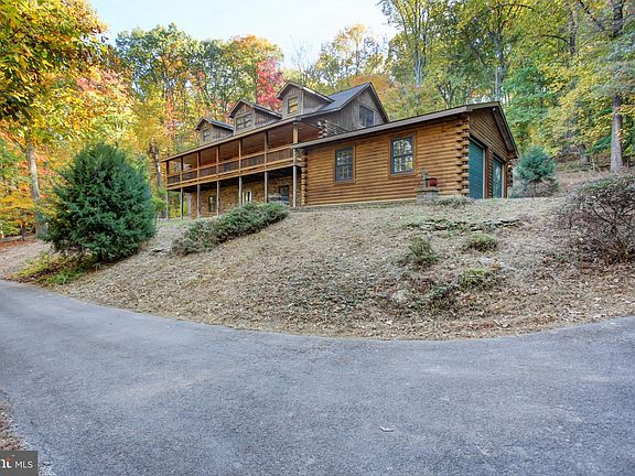2nd image of 2831 Hawks Hill Ln