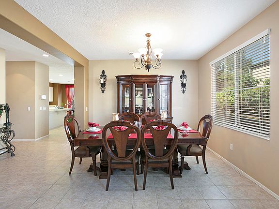 5th image of 734 Celtic Dr