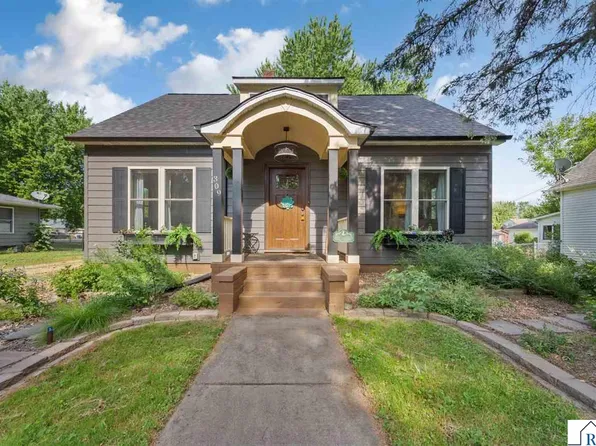 309 N 6th St, Henderson, MN 56044