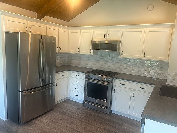 5th image of 15207 Howe St