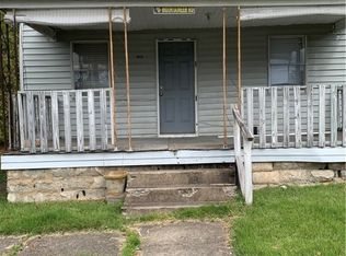 1102 Red Oak St, Charleston, WV 25302