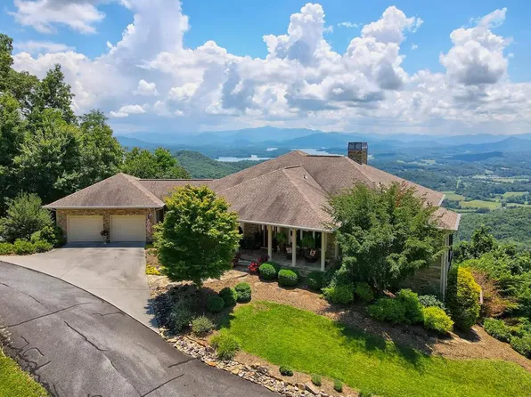1212 E Double Knob Dr, Hayesville, NC 28904