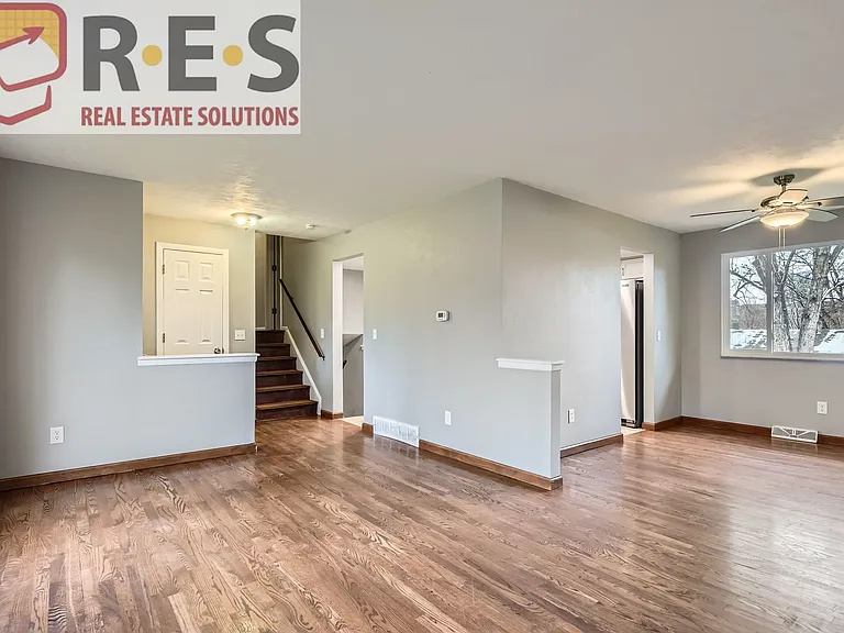 4733 S Willow St — Photo 11