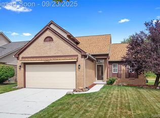 32912 Sand Piper Dr, Romulus, MI 48174