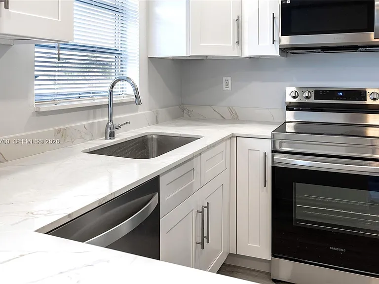 1825 Cleveland St #12 — Photo 2