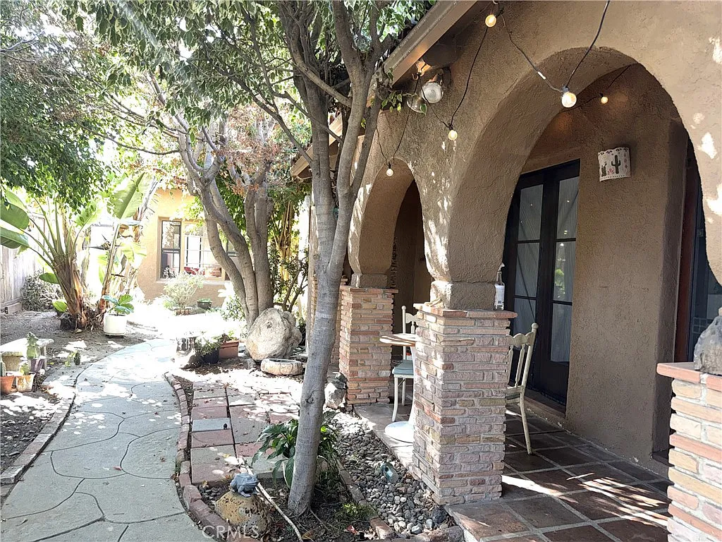 2 bed, 1200 sqft, $3,000 — Photo 2