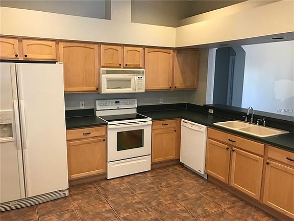 3rd image of 126 Rockhill Dr