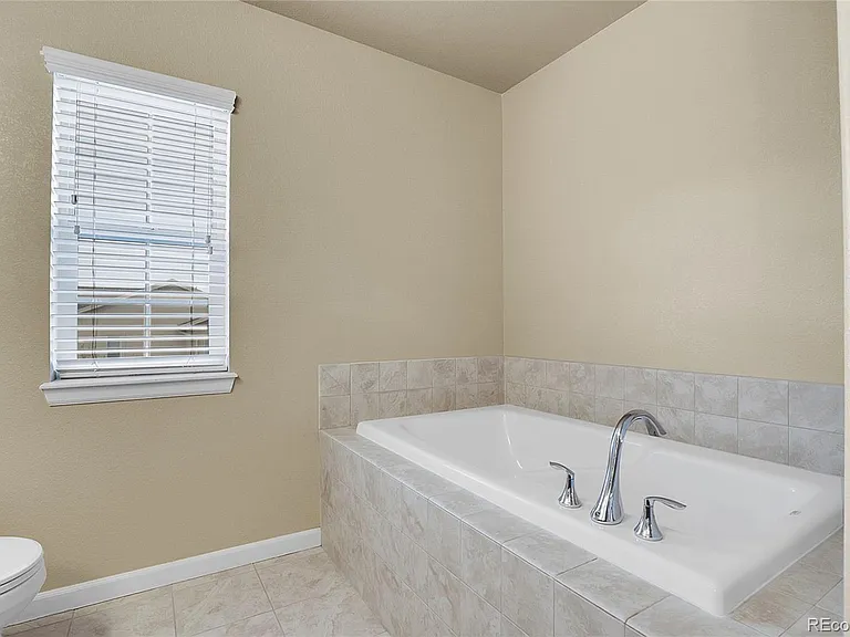 1000 Elmhurst Dr #D — Photo 12