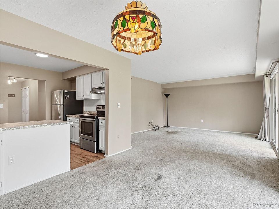 1677 Riverside Dr Apt 13, photo 7