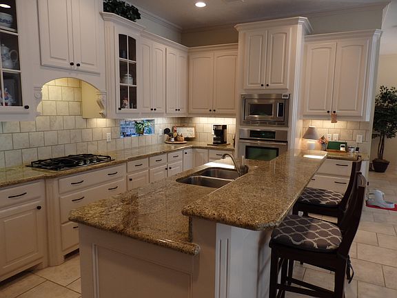 5th image of 3912 Park Meadow Ln