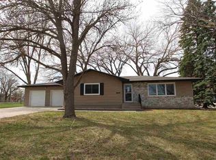 1209 Fieldcrest Dr, Norfolk, NE 68701