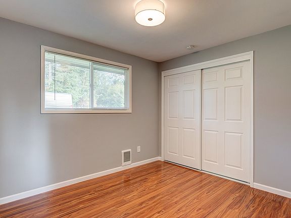5th image of 1172 SW Swantown Ave APT B1
