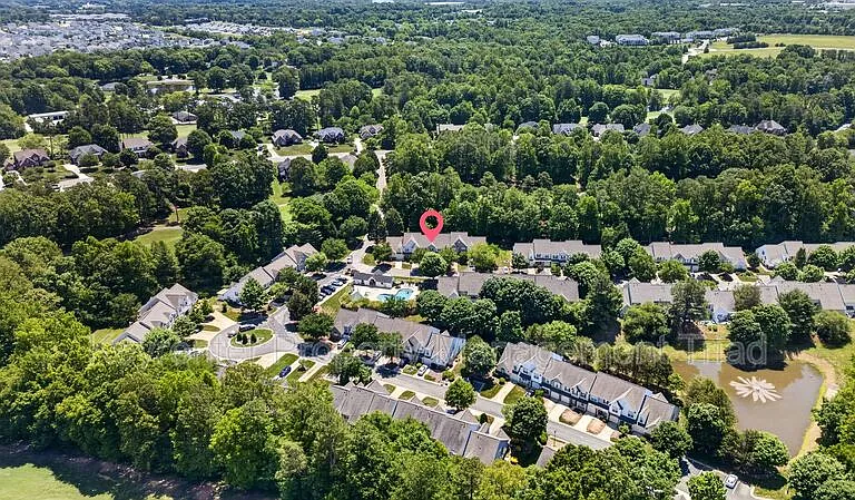 805 Creek Crossing Trl — Photo 28