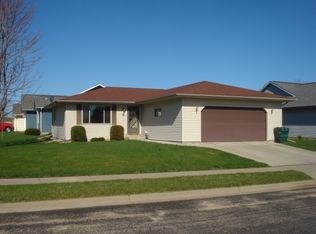 5 Bindl Dr, Reedsburg, WI 53959
