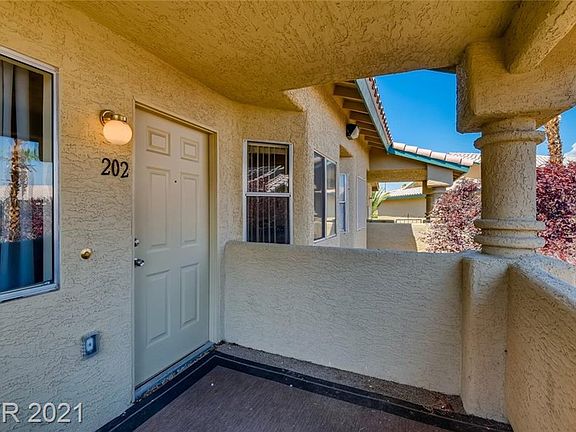 3rd image of 7600 Cromberg Ave Unit 202