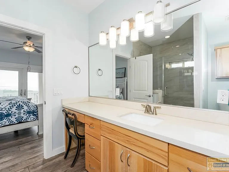 133 Oleander Dr — Photo 24