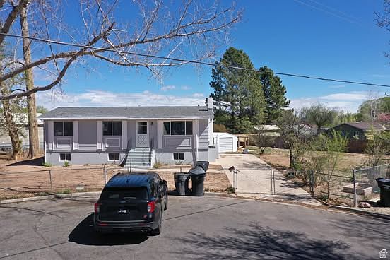 2nd image of 356 Carma Ave