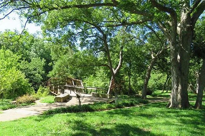 265 Golden Gate Dr — Photo 24