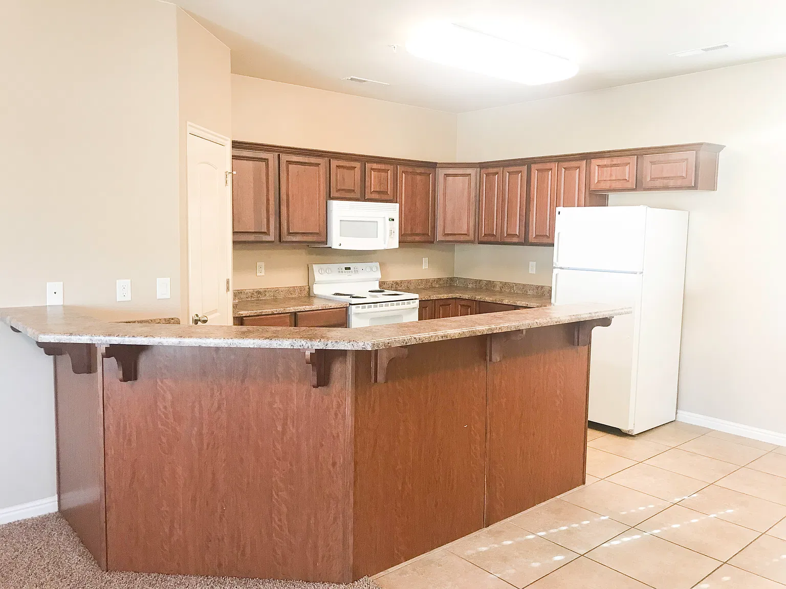 3 bed, 1350 sqft, $1,350 — Photo 2