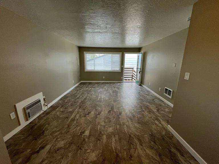 502 NE 78th Ave — Photo 8